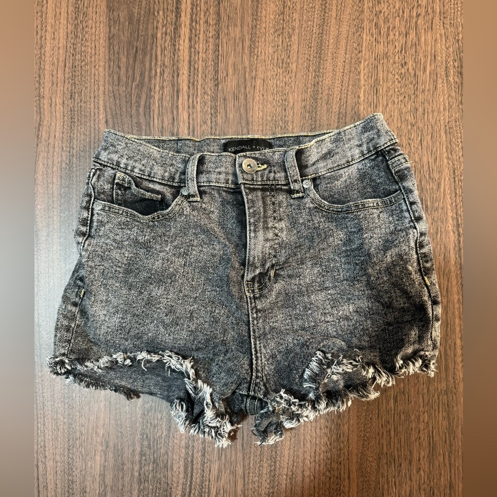 Kendall + Kylie The Drifter High Rise Grey Denim Shorts Size 3/26